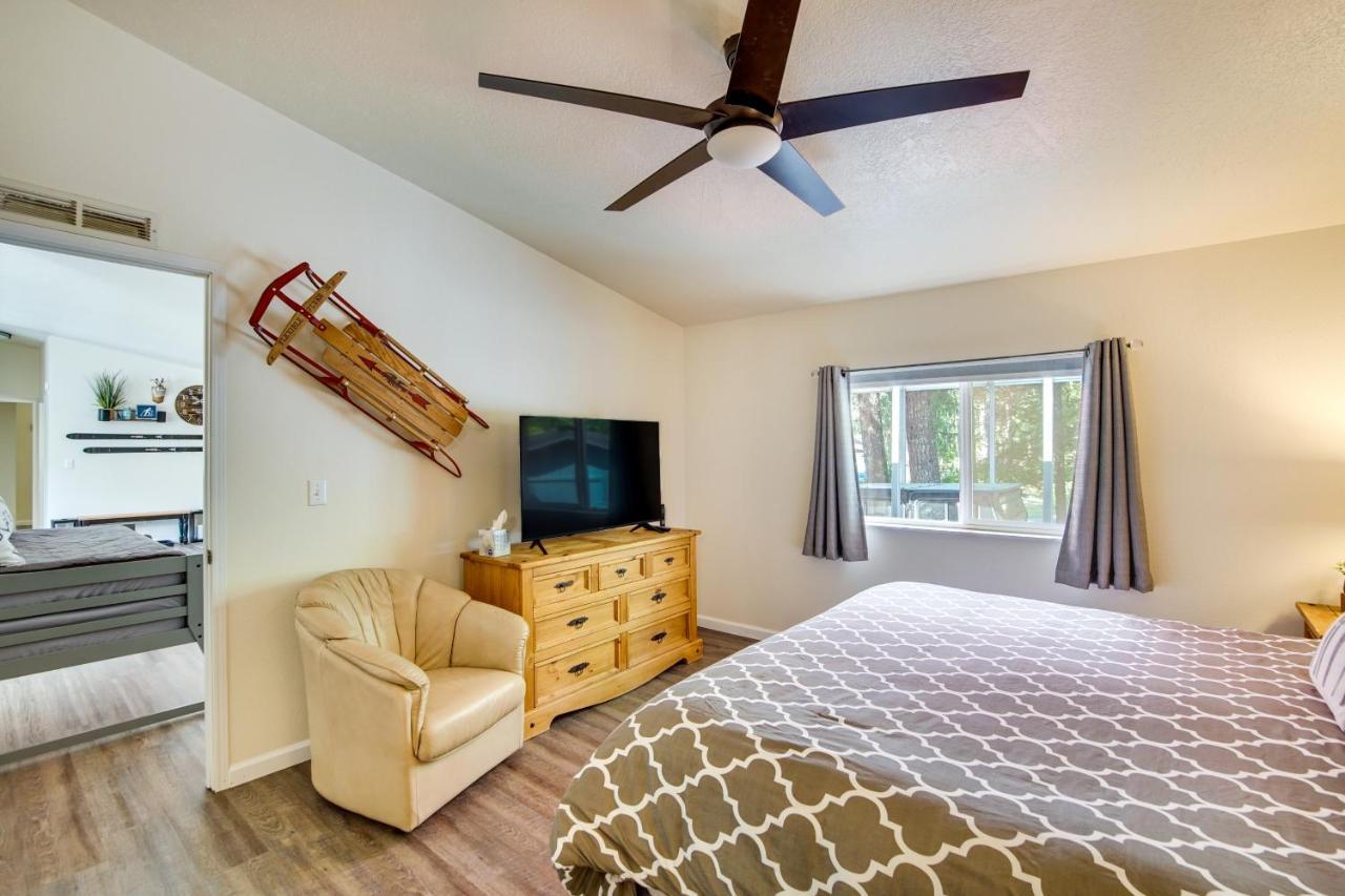 Riverfront Home With Deck, Near Mount Rainier! باكوود المظهر الخارجي الصورة
